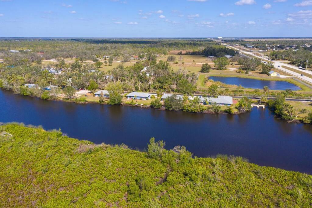 Beautiful Waterfront 1 Bedroom #4 Пунта Горда Екстериор снимка