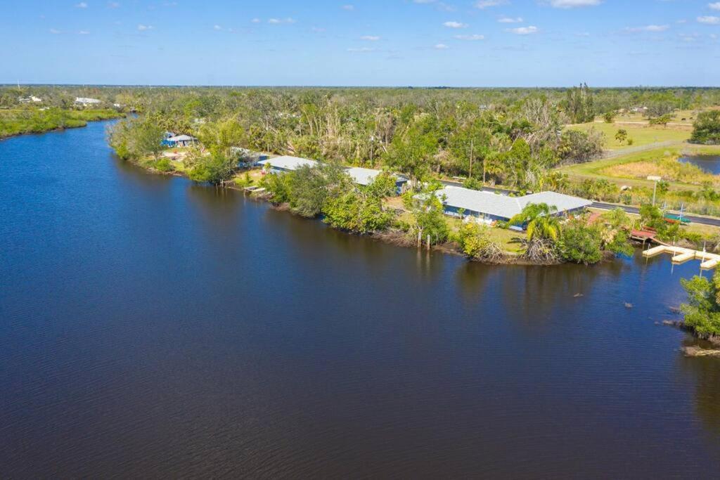 Beautiful Waterfront 1 Bedroom #4 Пунта Горда Екстериор снимка